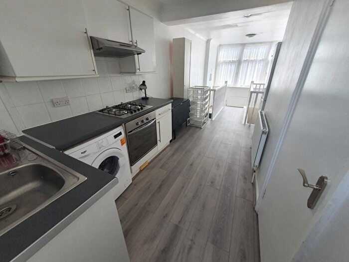 1 Bedroom Flat To Rent In Leywick Street, Ground Floor, London, E15