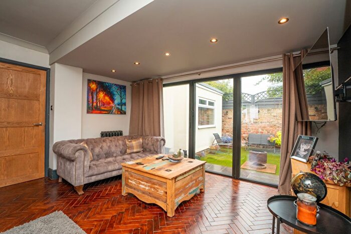 4 Bedroom Detached House For Sale In York Road, Barlby, North Yorkshire, YO8