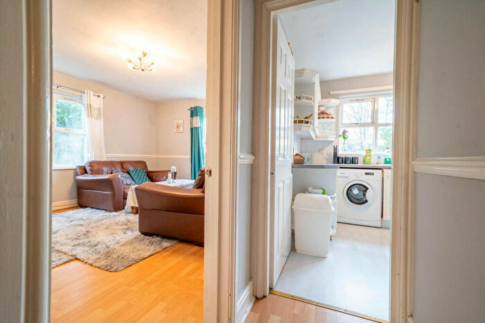1 Bedroom Apartment For Sale In Lancaster Court, Ullet Road, Liverpool, Merseyside, L17