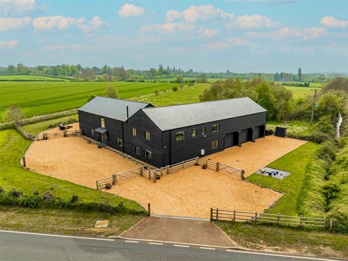 6 Bedroom Detached House For Sale In Thurleigh Road, Bletsoe, Bedford, MK44