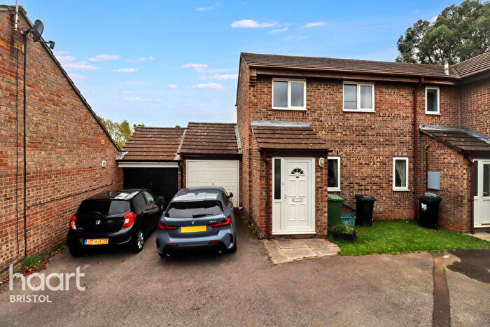 3 Bedroom Semi-Detached House For Sale In Nutfield Grove, Bristol, BS34