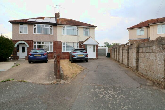 3 Bedroom Semi-Detached House To Rent In Essella Road, Ashford, TN24