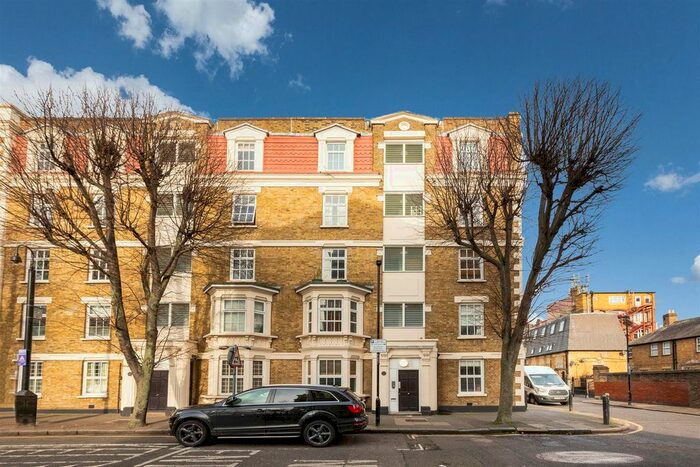2 Bedroom Flat To Rent In Ainsley Street, London, E2