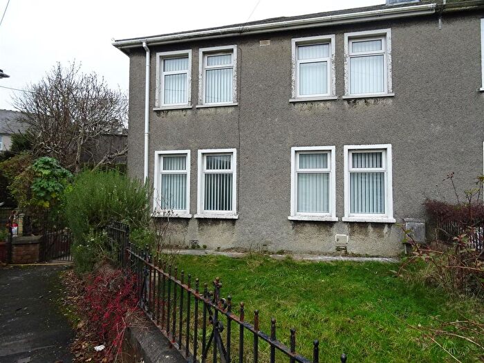 3 Bedroom Semi-Detached House To Rent In Gwalia Road, Pencoed, Bridgend, CF35