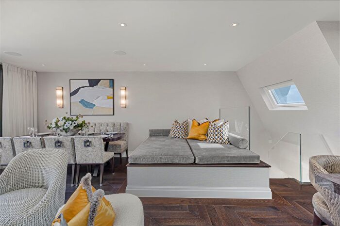 3 Bedroom Flat To Rent In Prince Of Wales Terrace, Kensington, London, United Kingdom, W8