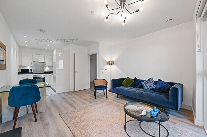 1 Bedroom Flat To Rent In Lowe House, Hebden Place, Battersea, SW8