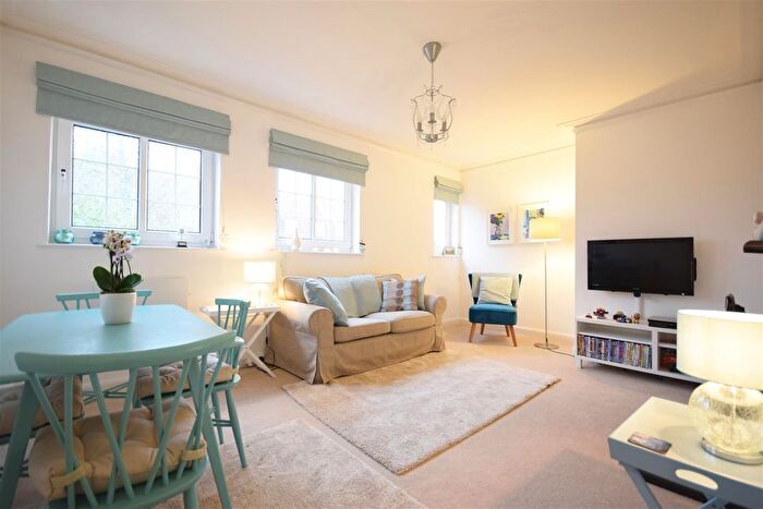 2 Bedroom Flat To Rent In Richmond Road, Twickenham, TW1