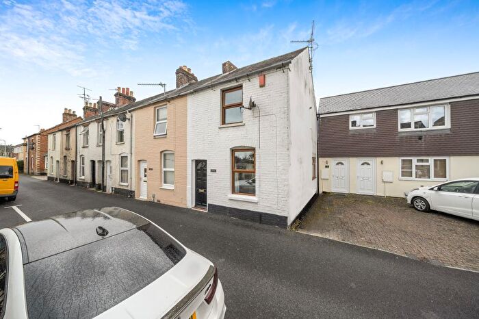 2 Bedroom Terraced House For Sale In Livingstone Road, Newbury, RG14