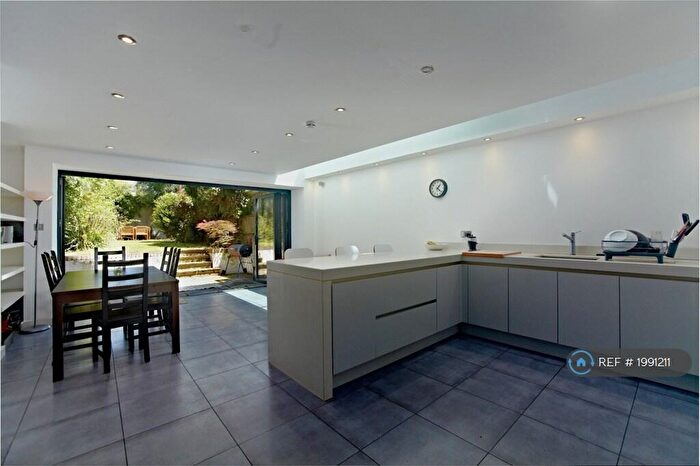 5 Bedroom Semi-Detached House To Rent In Croxted Road, London, SE24