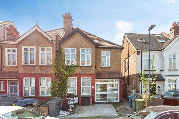 1 Bedroom Studio For Sale In Hamilton Road, Harrow, HA1