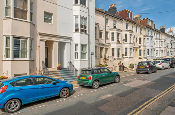 3 Bedroom Maisonette For Sale In Lansdowne Street, Hove, East Sussex, BN3