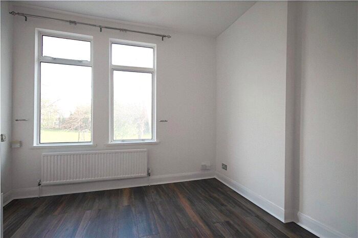 2 Bedroom Apartment To Rent In Sydenham Road, Croydon, CR0