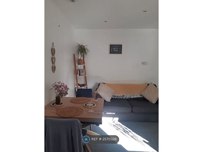 3 Bedroom Terraced House To Rent In Queens Road, Nottingham, NG9