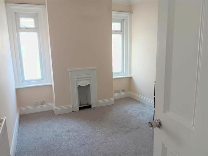 3 Bedroom Flat To Rent In Sterte Road, Poole, BH15