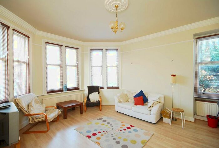 1 Bedroom Flat To Rent In Nightingale Lane, Wandsworth Common, London, SW12