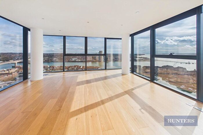 3 Bedroom Flat For Sale In The Moresby Tower, Ocean Village, SO14