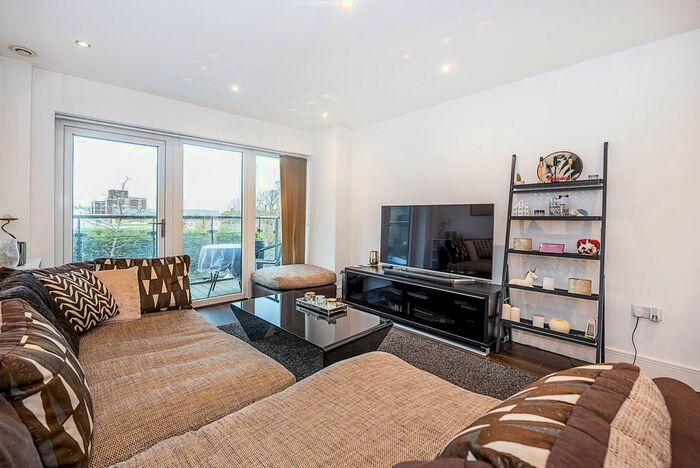 2 Bedroom Flat To Rent In Roehampton Lane, London SW15