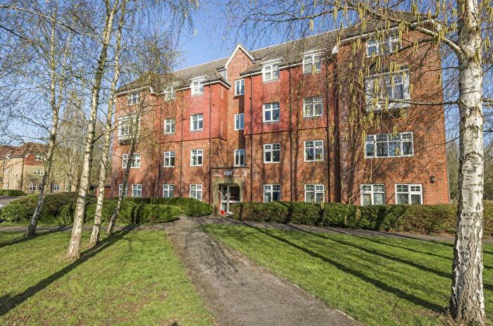2 Bedroom Apartment For Sale In The Hollies, Mapledurwell, Basingstoke, RG24