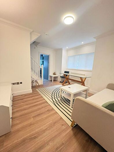 2 Bedroom Flat To Rent In Connaught Road, Cardiff, CF24