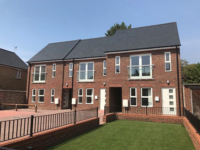 1 Bedroom Terraced House To Rent In St. Albans Road, Watford, WD17