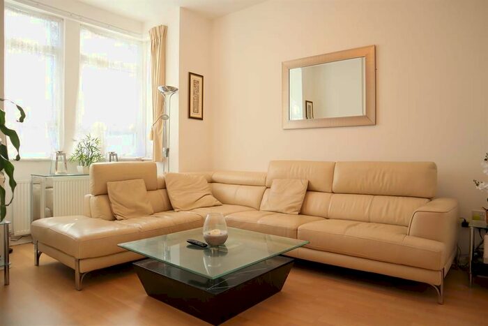 4 Bedroom Semi-Detached House To Rent In Inwood Avenue, Hounslow, Middlesex, TW3