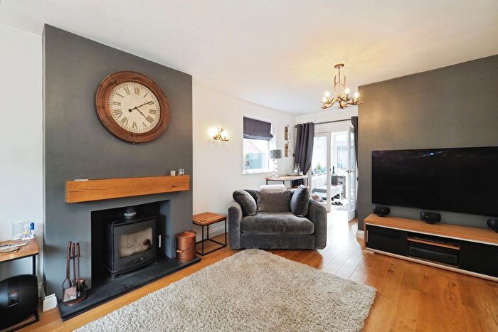 4 Bedroom Detached House For Sale In Poplar Grove, Mansfield, NG19