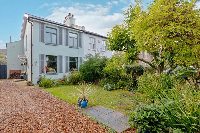 3 Bedroom Semi-Detached House For Sale In Hamilton Road, West Norwood, London, SE27