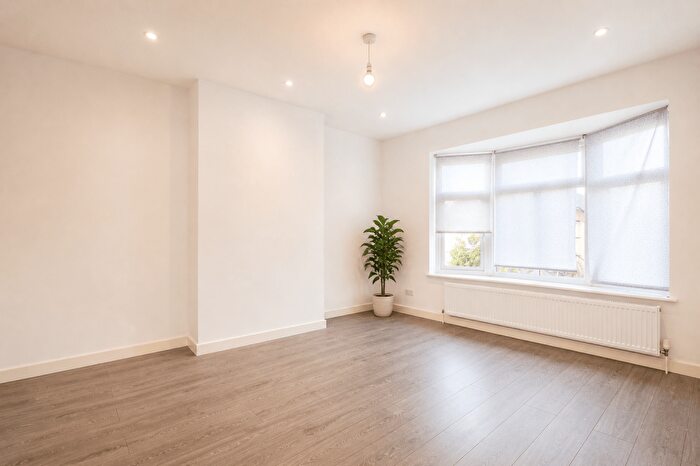 3 Bedroom Flat For Sale In East Lane, Wembley, Middlesex, HA0