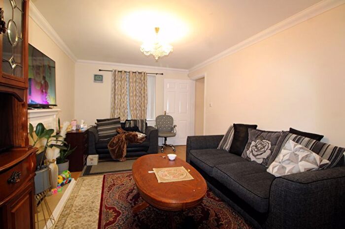 4 Bedroom Detached House For Sale In Morgan Close, Leagrave, Luton, LU4
