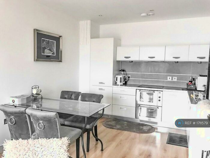 2 Bedroom Flat To Rent In Great Northern Tower, Manchester, M3