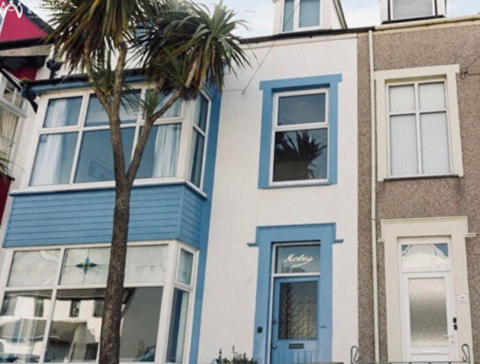 4 Bedroom Apartment For Sale In Beach Road, Rhosneigr, Anglesey, LL64