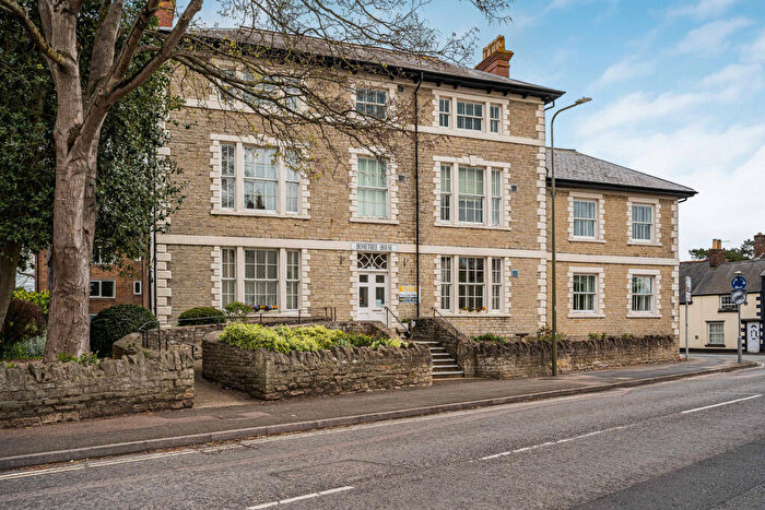 1 Bedroom Apartment For Sale In London Road, Bicester, OX26