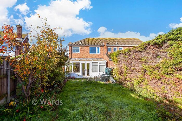 3 Bedroom Link Detached House For Sale In Shirley Avenue, Ramsgate, Kent, CT11