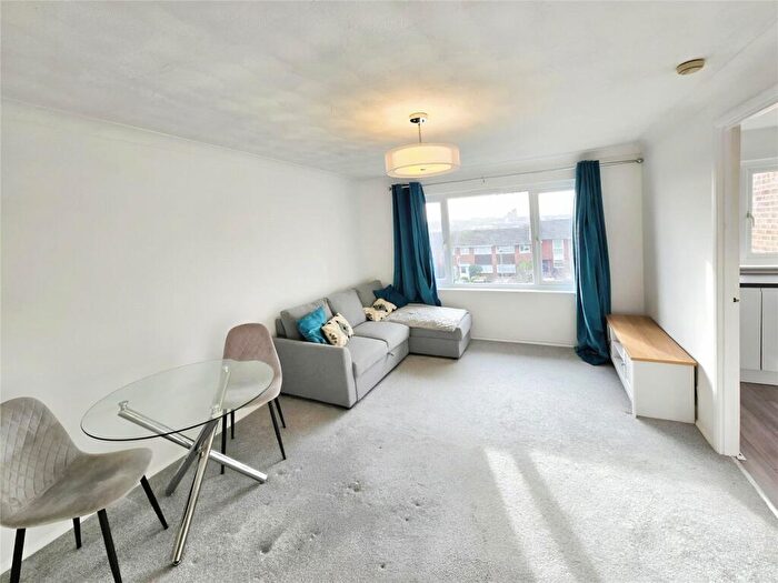 1 Bedroom Flat For Sale In Coleridge Way, Orpington, BR6