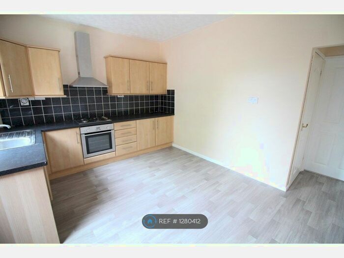 2 Bedroom Terraced House To Rent In Doncaster Road, Wakefield WF4