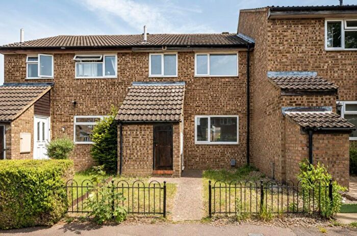 3 Bedroom Terraced House For Sale In Burgess Close, Bedford, MK42