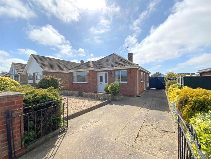 2 Bedroom Detached Bungalow For Sale In Westbury Road, Cleethorpes, DN35