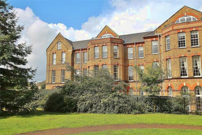 2 Bedroom Apartment To Rent In Knaphill, Woking, GU21