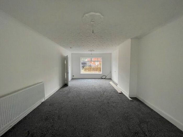 3 Bedroom Semi-Detached House To Rent In Kingston Avenue, Margate, CT9