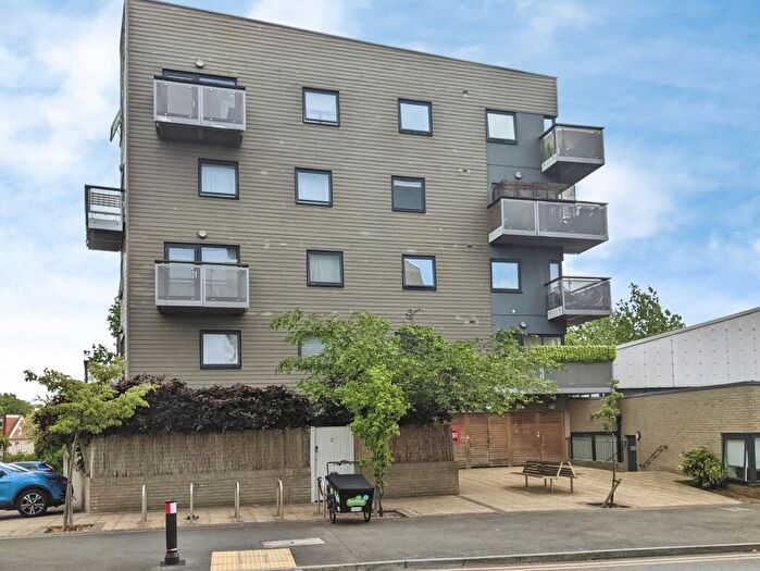 2 Bedroom Apartment To Rent In Otter Drive, Carshalton, SM5