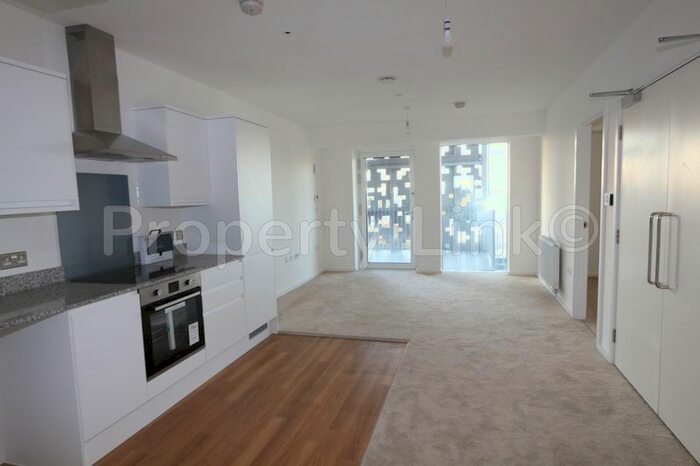 2 Bedroom Flat To Rent In Ilford Hill, Ilford, IG1