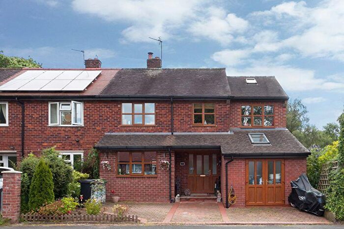 4 Bedroom Mews For Sale In Woodside Close, Siddington, Macclesfield, SK11