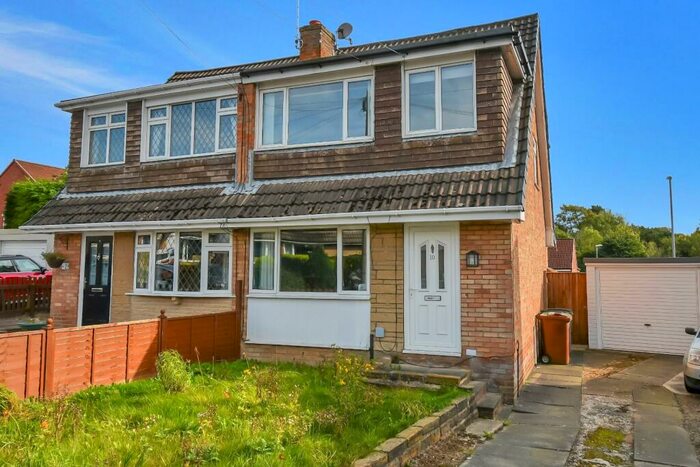 3 Bedroom Semi-Detached House To Rent In Greenlea Fold, Yeadon, Leeds, LS19