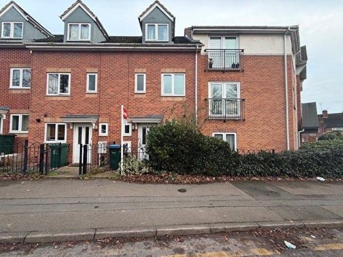 3 Bedroom Property To Rent In Thackeray Road, Coventry, CV2