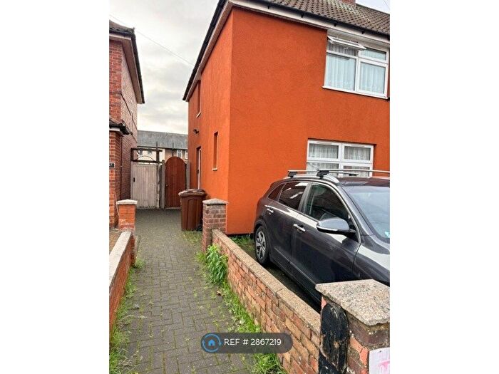 2 Bedroom End Terrace House To Rent In Neasham Road, Dagenham, RM8