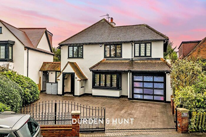 5 Bedroom Detached House For Sale In Roebuck Lane, Buckhurst Hill, IG9