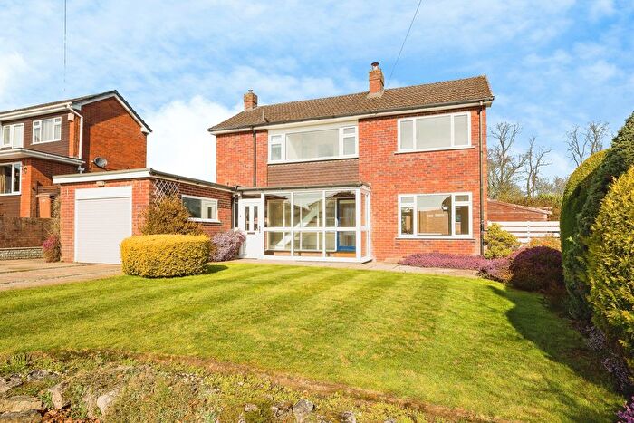 4 Bedroom Detached House For Sale In Hampton Road, Oswestry, Shropshire, SY11