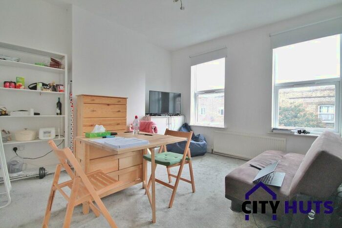 2 Bedroom Flat To Rent In Holloway Road, Archway, N19