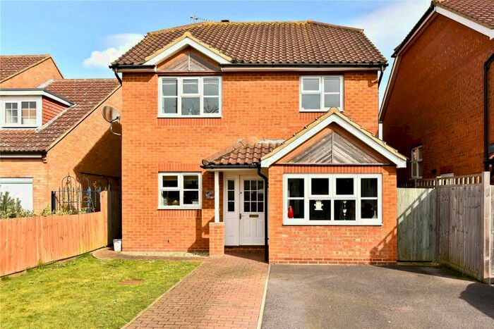 3 Bedroom Detached House To Rent In Stroud Farm Road, Holyport, Maidenhead, Berkshire, SL6