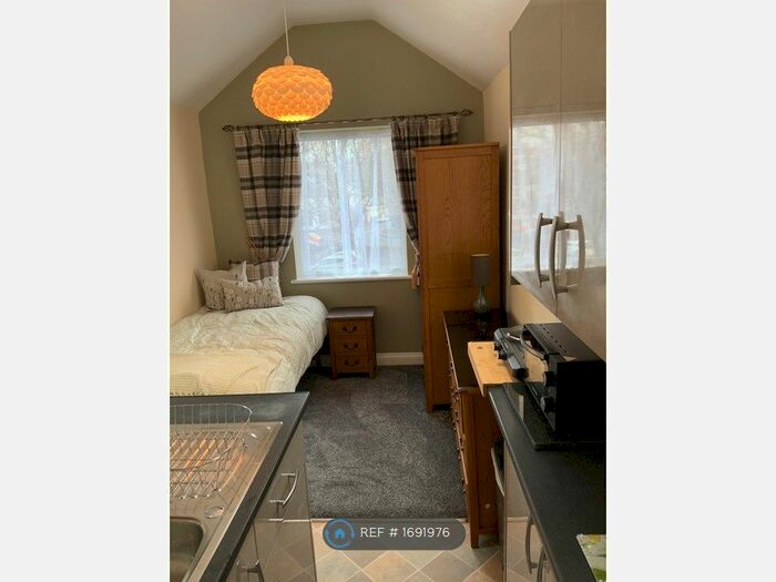 Studio To Rent In Heavitree Road, Exeter, EX1